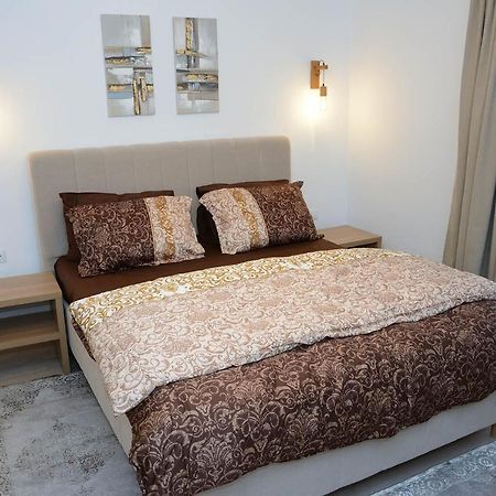 Vila Aras Simeria ภายนอก รูปภาพ