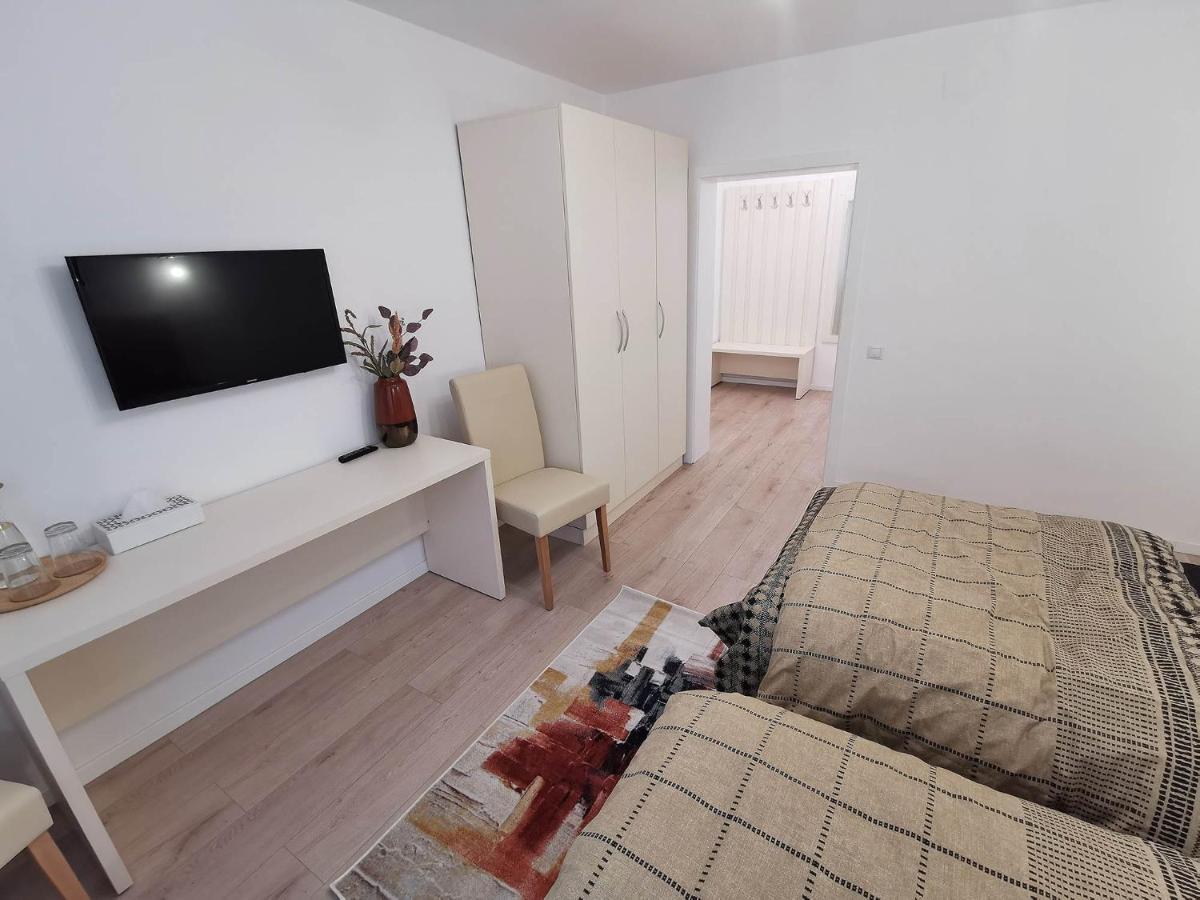 Vila Aras Simeria ภายนอก รูปภาพ