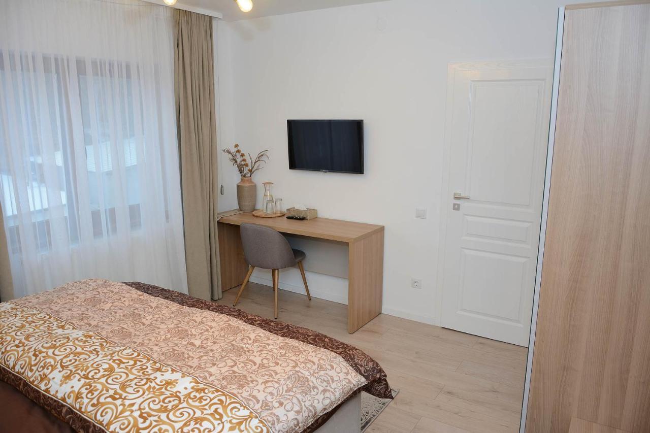 Vila Aras Simeria ภายนอก รูปภาพ