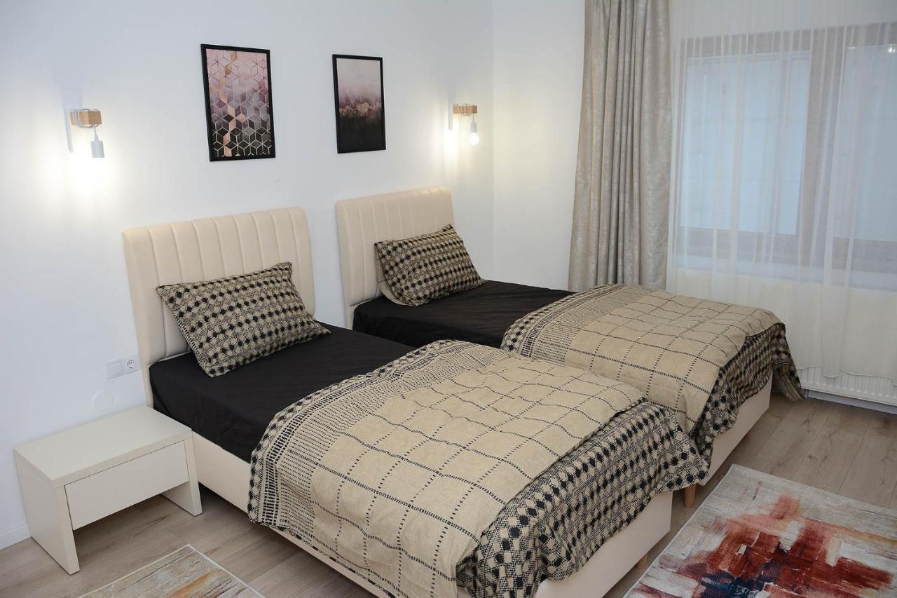 Vila Aras Simeria ภายนอก รูปภาพ